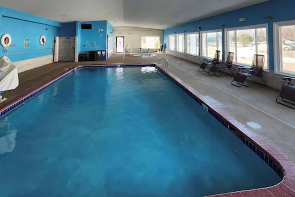 Comfort Inn & Suites Shakopee Downtown Area